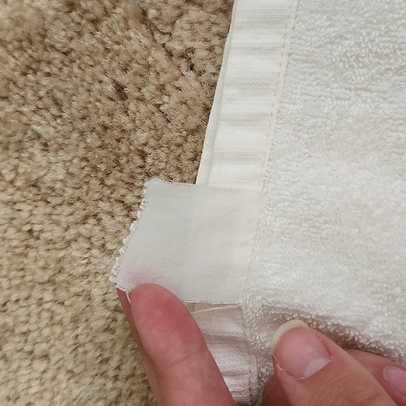 Vintage tea towel white with floral embroidered design - Picture 4 of 4